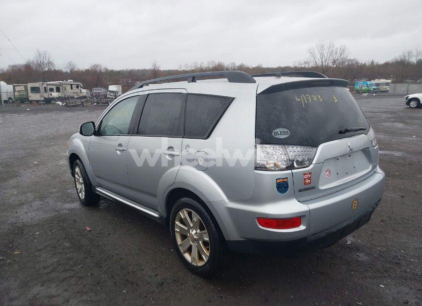 Photo 3 of 2011 Mitsubishi Outlander SE (VIN JA4JT3AW7BU036029)