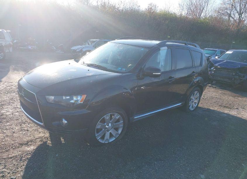 Photo 2 of 2013 Mitsubishi Outlander SE (VIN JA4JT3AW7DU009612)