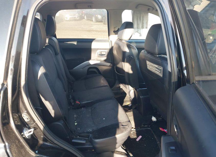 Photo 8 of 2013 Mitsubishi Outlander SE (VIN JA4JT3AW7DU009612)