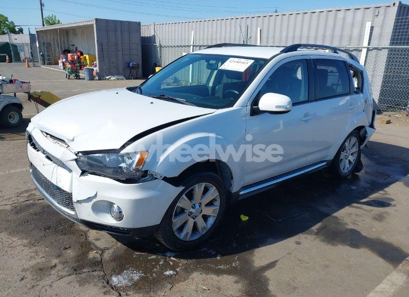 Photo 2 of 2013 Mitsubishi Outlander SE (VIN JA4JT3AW7DU020366)