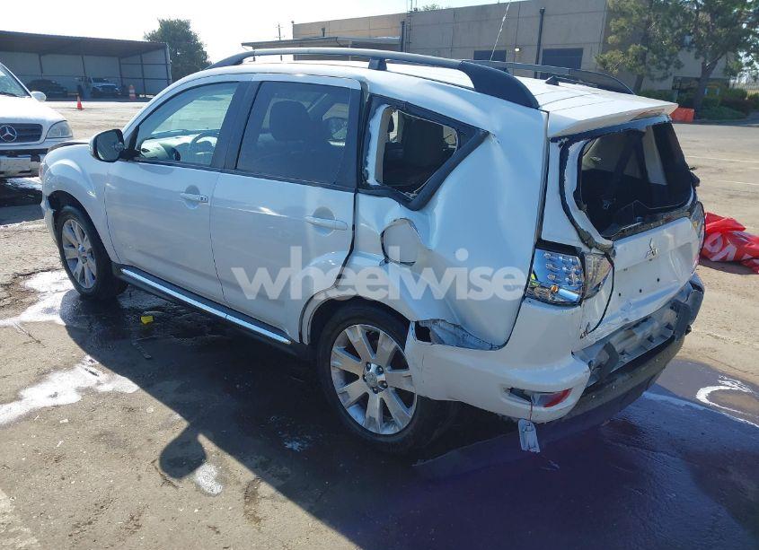 Photo 3 of 2013 Mitsubishi Outlander SE (VIN JA4JT3AW7DU020366)