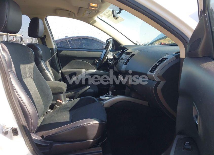 Photo 5 of 2013 Mitsubishi Outlander SE (VIN JA4JT3AW7DU020366)