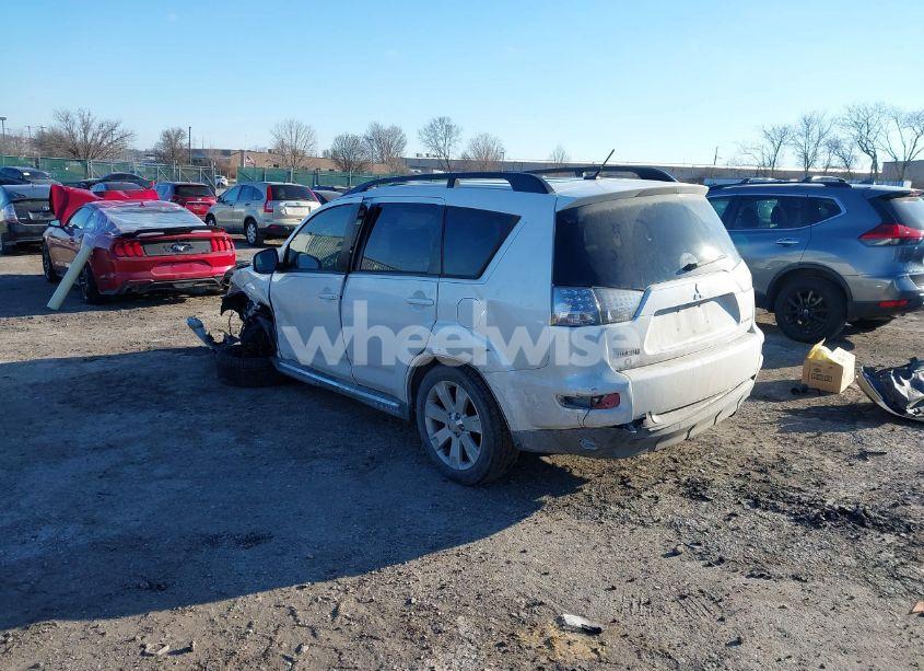 Photo 3 of 2011 Mitsubishi Outlander SE (VIN JA4JT3AW9BU015991)