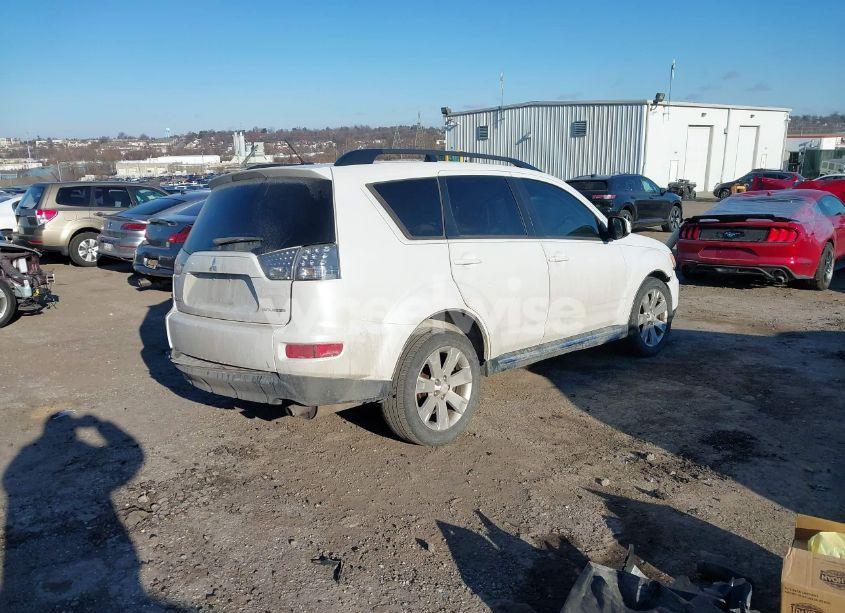 Photo 4 of 2011 Mitsubishi Outlander SE (VIN JA4JT3AW9BU015991)