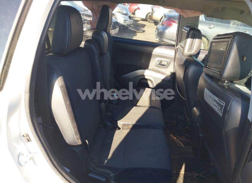 Photo 8 of 2011 Mitsubishi Outlander SE (VIN JA4JT3AW9BU015991)