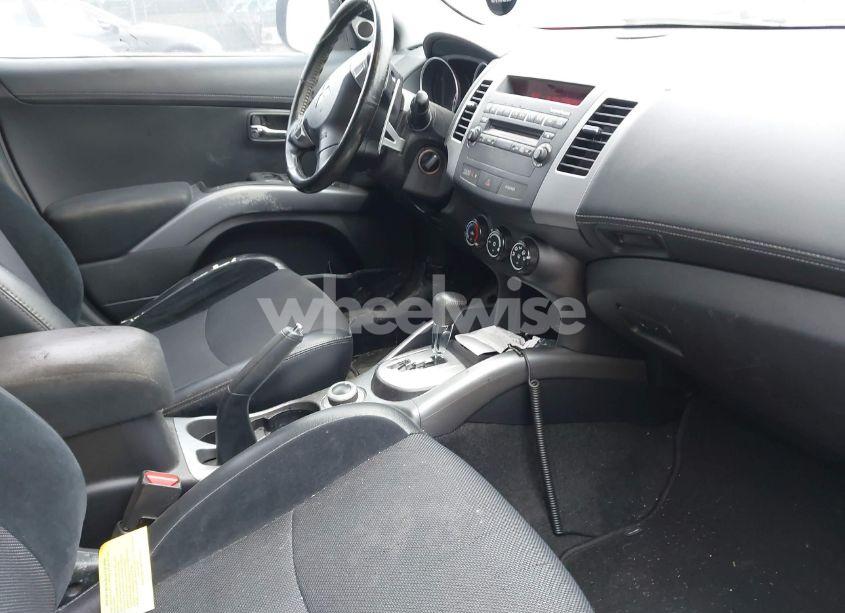 Photo 5 of 2011 Mitsubishi Outlander SE (VIN JA4JT3AW9BU038039)