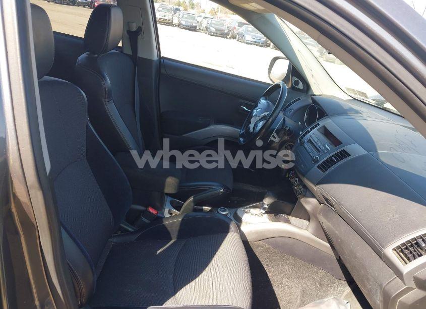 Photo 5 of 2011 Mitsubishi Outlander SE (VIN JA4JT3AWXBU019080)