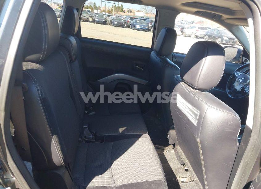 Photo 8 of 2011 Mitsubishi Outlander SE (VIN JA4JT3AWXBU019080)