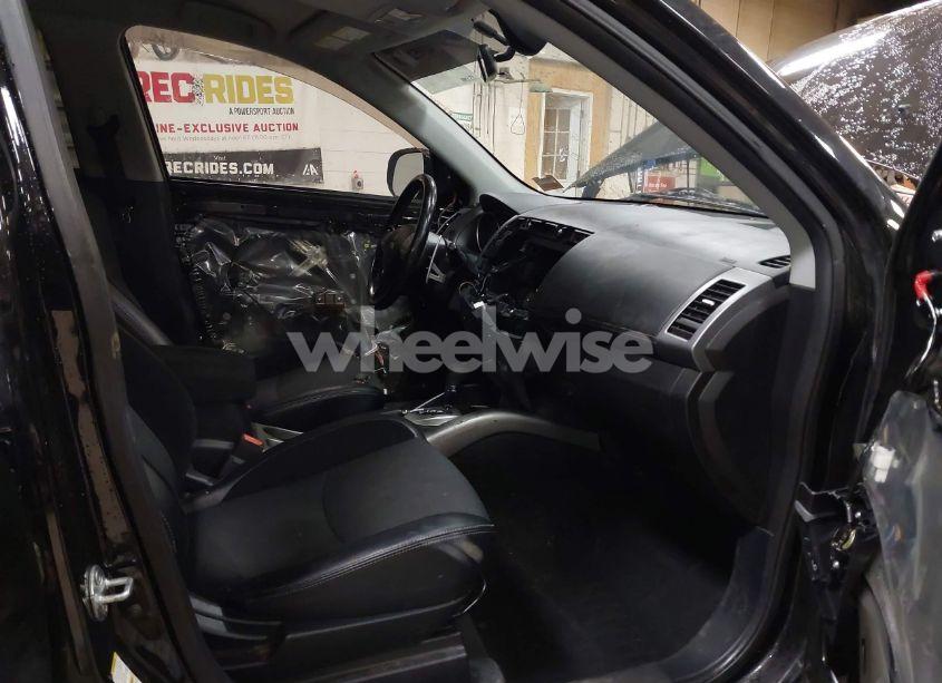 Photo 5 of 2011 Mitsubishi Outlander GT (VIN JA4JT5AX1BU023989)