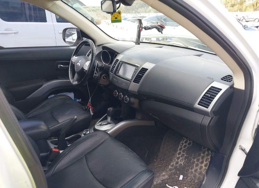 Photo 5 of 2013 Mitsubishi Outlander GT (VIN JA4JT5AX2DU016519)