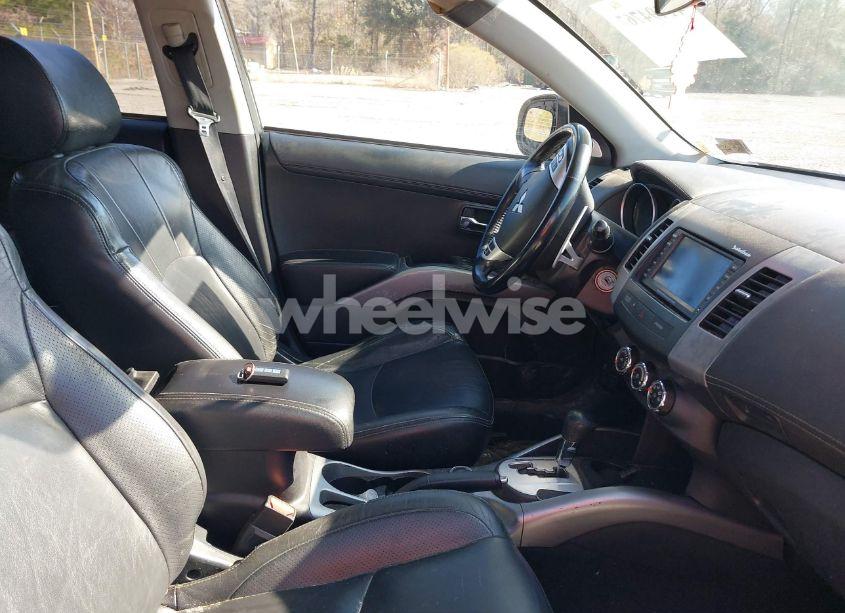 Photo 5 of 2011 Mitsubishi Outlander GT (VIN JA4JT5AX3BU010211)