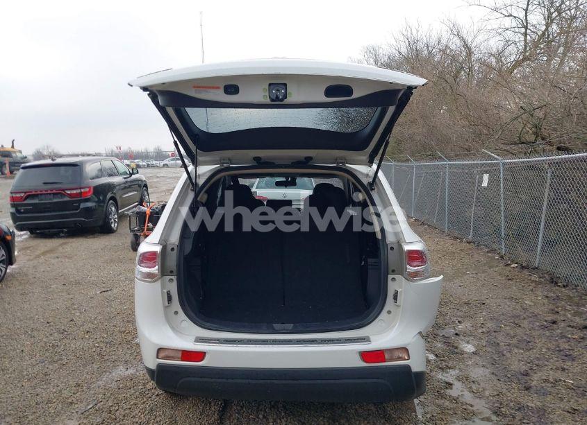 Photo 16 of 2014 Mitsubishi Outlander GT (VIN JA4JZ4AX0EZ010294)