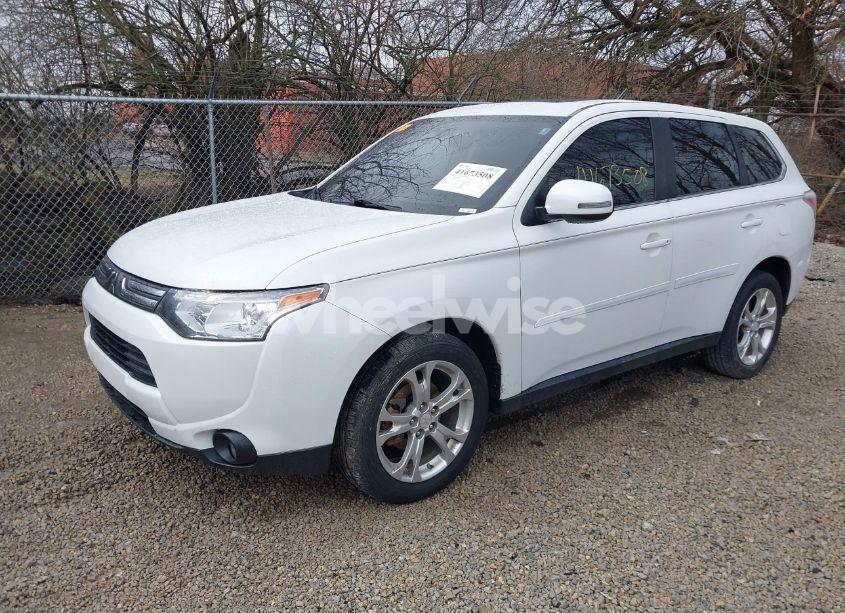 Photo 2 of 2014 Mitsubishi Outlander GT (VIN JA4JZ4AX0EZ010294)