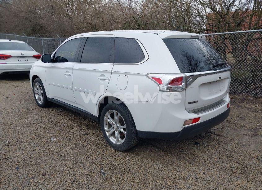 Photo 3 of 2014 Mitsubishi Outlander GT (VIN JA4JZ4AX0EZ010294)