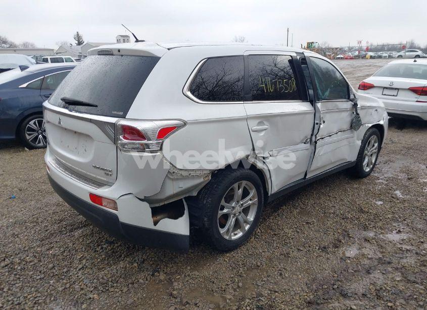 Photo 4 of 2014 Mitsubishi Outlander GT (VIN JA4JZ4AX0EZ010294)