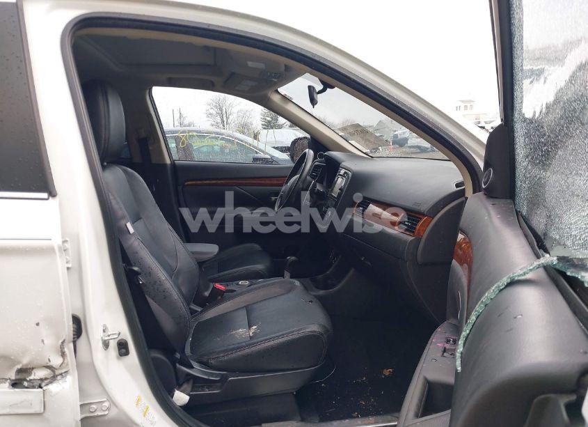 Photo 5 of 2014 Mitsubishi Outlander GT (VIN JA4JZ4AX0EZ010294)