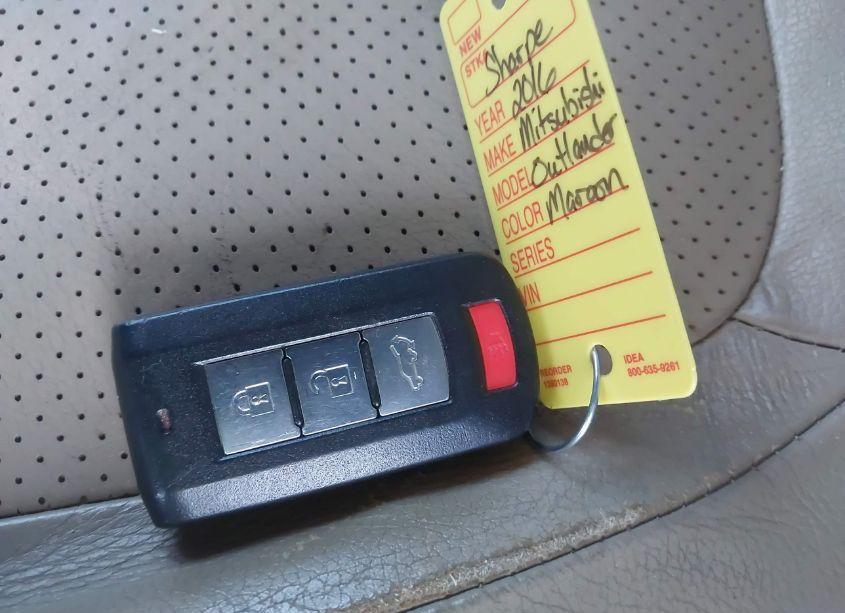 Photo 11 of 2016 Mitsubishi Outlander GT (VIN JA4JZ4AX0GZ008466)