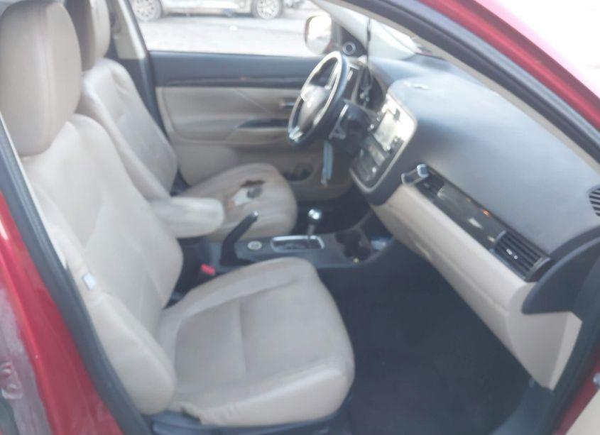 Photo 5 of 2016 Mitsubishi Outlander GT (VIN JA4JZ4AX0GZ008466)