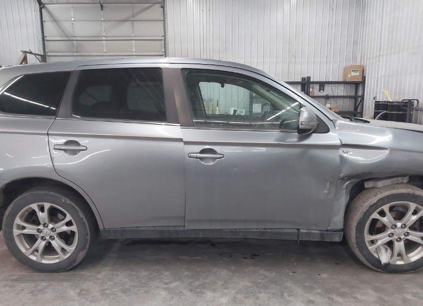 Photo 13 of 2014 Mitsubishi Outlander GT (VIN JA4JZ4AX2EZ000124)