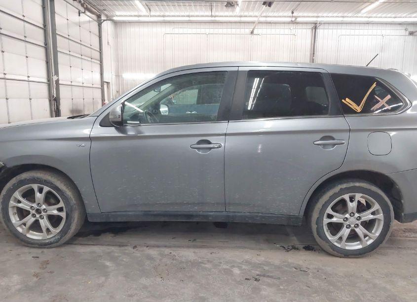 Photo 14 of 2014 Mitsubishi Outlander GT (VIN JA4JZ4AX2EZ000124)
