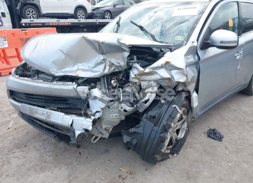 Photo 6 of 2014 Mitsubishi Outlander GT (VIN JA4JZ4AX2EZ015710)