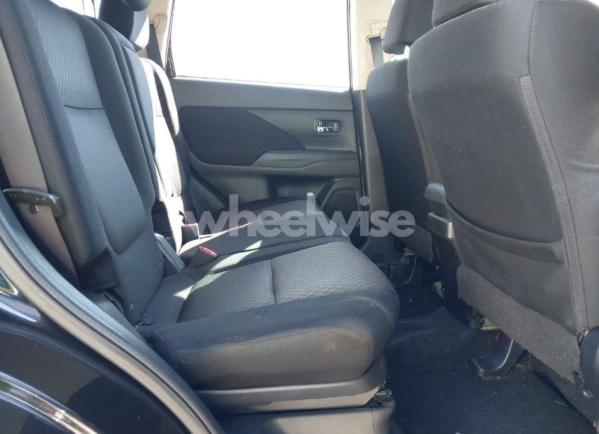 Photo 8 of 2014 Mitsubishi Outlander GT (VIN JA4JZ4AX2EZ018610)