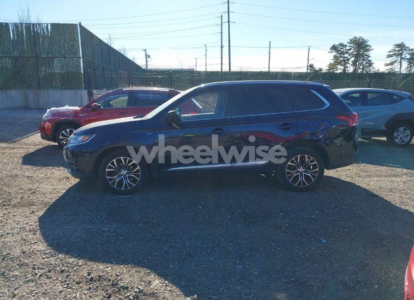 Photo 14 of 2016 Mitsubishi Outlander GT (VIN JA4JZ4AX2GZ054073)