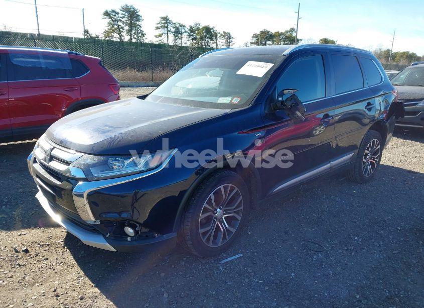 Photo 2 of 2016 Mitsubishi Outlander GT (VIN JA4JZ4AX2GZ054073)