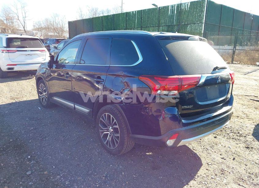 Photo 3 of 2016 Mitsubishi Outlander GT (VIN JA4JZ4AX2GZ054073)