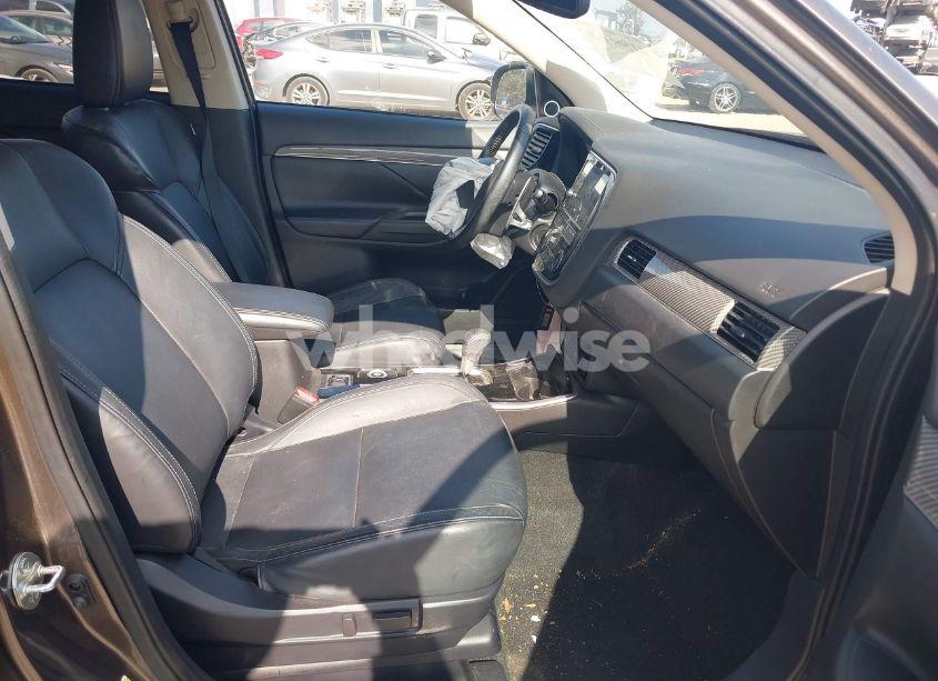 Photo 5 of 2019 Mitsubishi Outlander GT (VIN JA4JZ4AX3KZ032060)