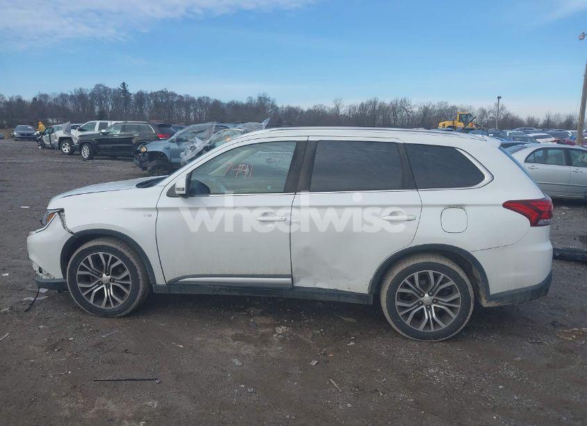 Photo 14 of 2016 Mitsubishi Outlander GT (VIN JA4JZ4AX4GZ054124)