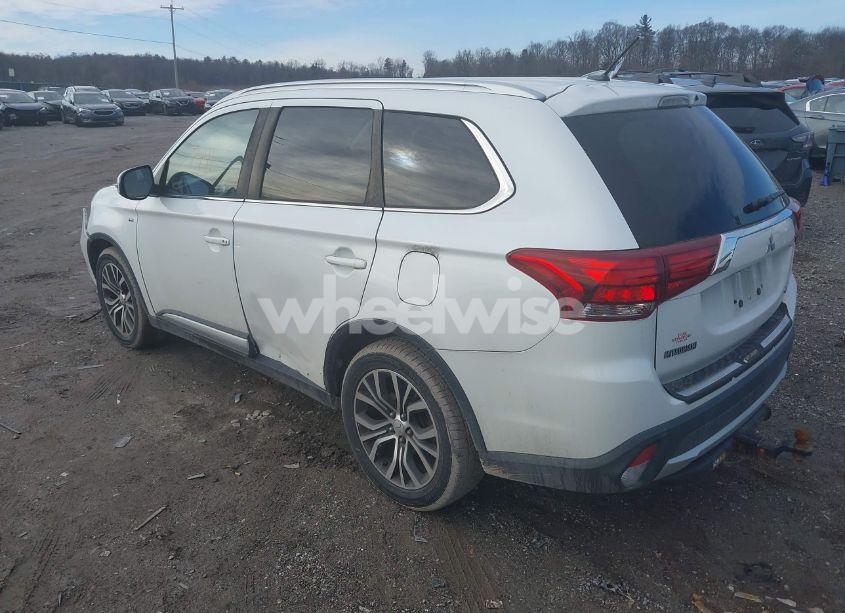 Photo 3 of 2016 Mitsubishi Outlander GT (VIN JA4JZ4AX4GZ054124)