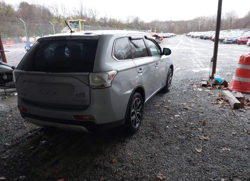 Photo 4 of 2015 Mitsubishi Outlander GT (VIN JA4JZ4AX6FZ009345)