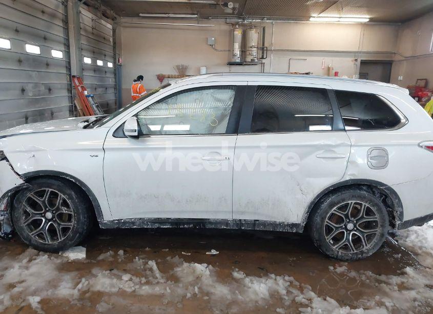 Photo 14 of 2015 Mitsubishi Outlander GT (VIN JA4JZ4AX6FZ012827)