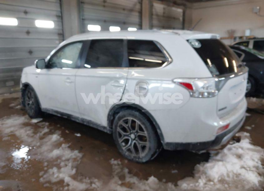 Photo 3 of 2015 Mitsubishi Outlander GT (VIN JA4JZ4AX6FZ012827)