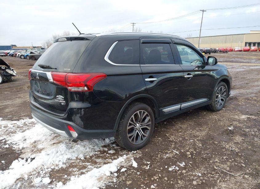 Photo 4 of 2016 Mitsubishi Outlander GT (VIN JA4JZ4AX7GZ061181)