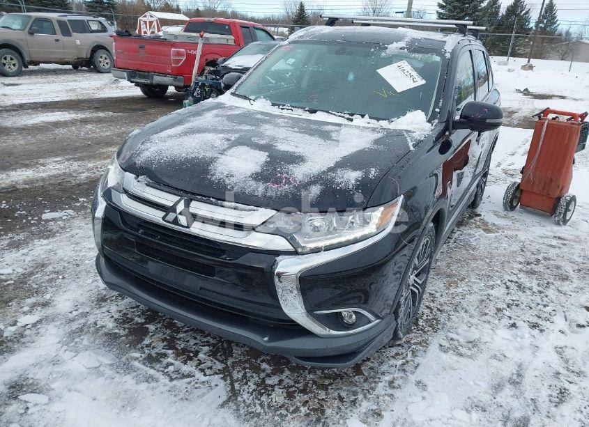 Photo 2 of 2018 Mitsubishi Outlander GT (VIN JA4JZ4AX8JZ011655)