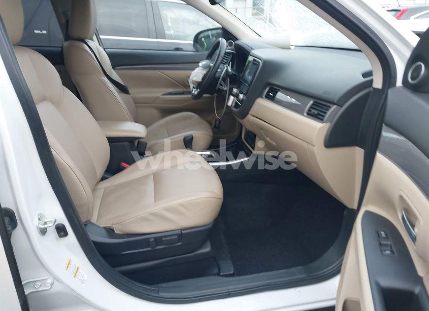 Photo 5 of 2020 Mitsubishi Outlander GT 3.0 S-AWC (VIN JA4JZ4AX8LZ013487)