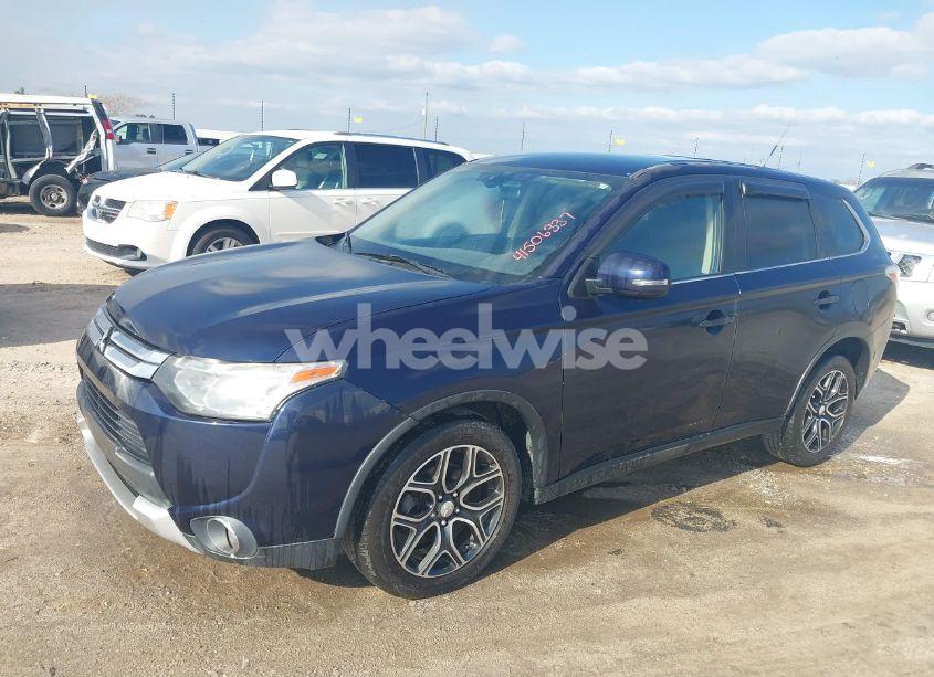 Photo 2 of 2015 Mitsubishi Outlander GT (VIN JA4JZ4AX9FZ013762)
