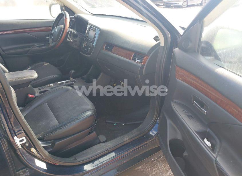 Photo 5 of 2015 Mitsubishi Outlander GT (VIN JA4JZ4AX9FZ013762)