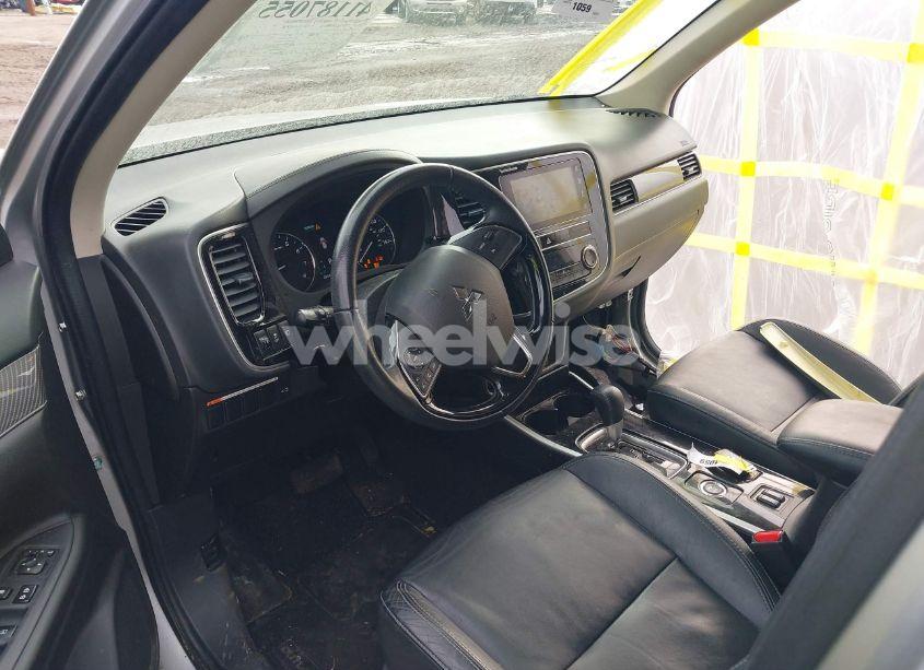 Photo 5 of 2019 Mitsubishi Outlander GT (VIN JA4JZ4AX9KZ023461)