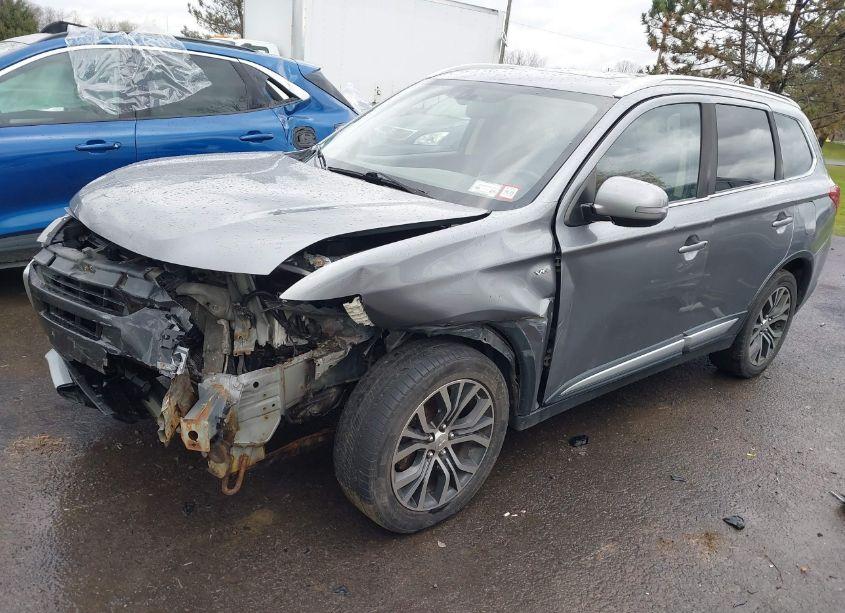 Photo 2 of 2016 Mitsubishi Outlander GT (VIN JA4JZ4AXXGZ036856)