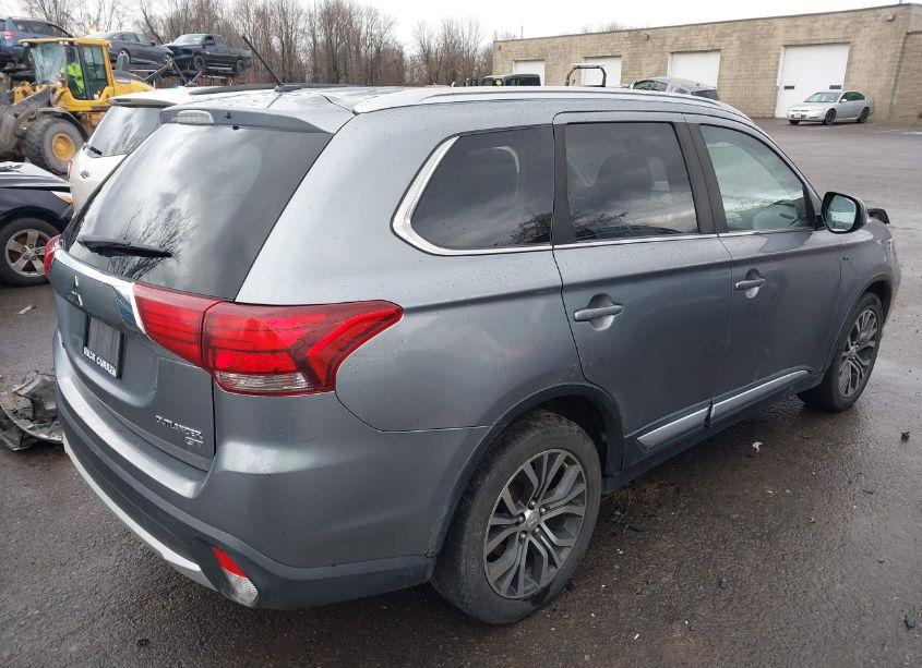 Photo 4 of 2016 Mitsubishi Outlander GT (VIN JA4JZ4AXXGZ036856)