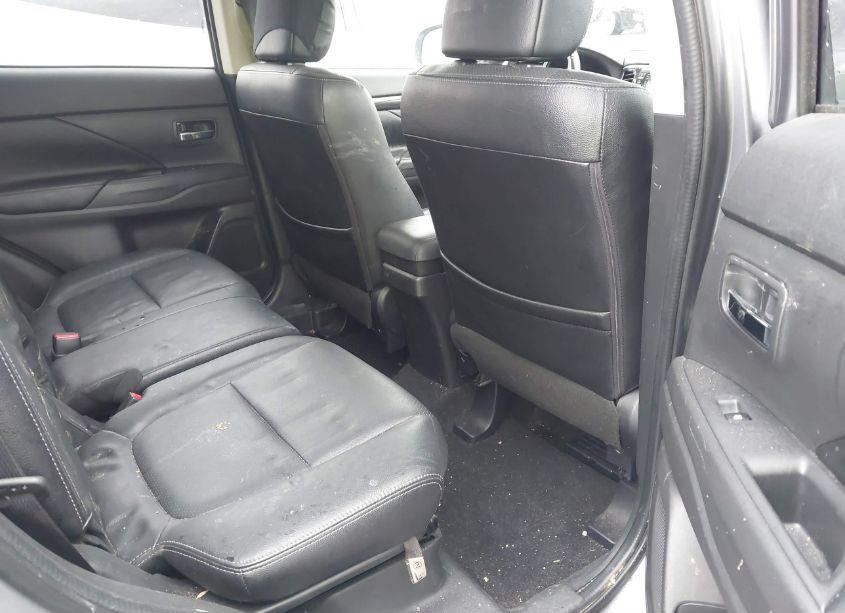 Photo 8 of 2016 Mitsubishi Outlander GT (VIN JA4JZ4AXXGZ036856)