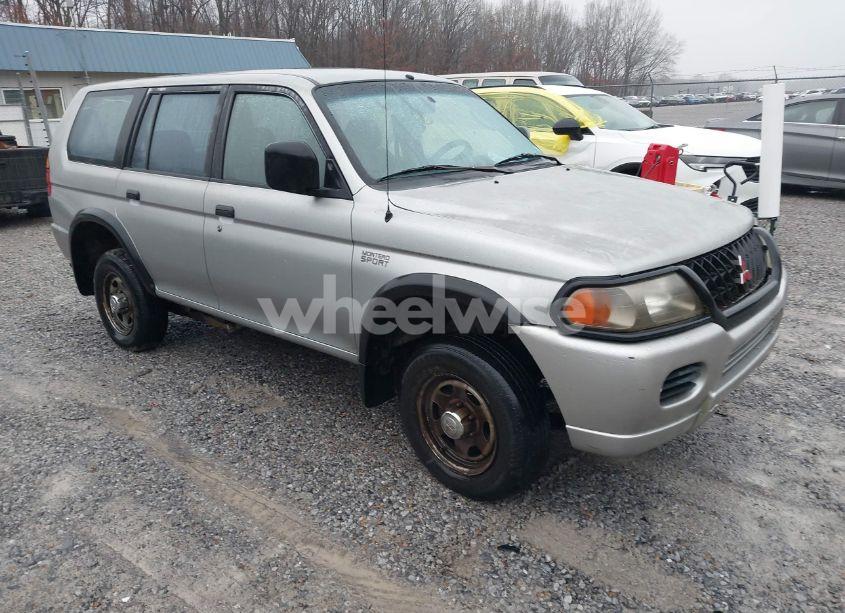 2001 Mitsubishi Montero SPORT ES/LS (VIN JA4LS21H41P040575) main photo
