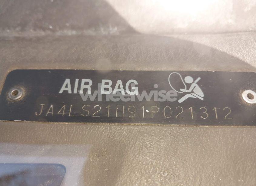 Photo 9 of 2001 Mitsubishi Montero SPORT ES/LS (VIN JA4LS21H91P021312)