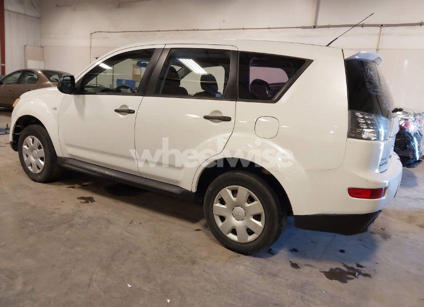 Photo 3 of 2009 Mitsubishi Outlander ES (VIN JA4LS21W79Z005687)