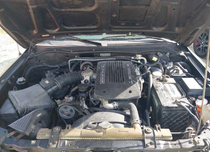 Photo 10 of 2000 Mitsubishi Montero SPORT LS/XLS (VIN JA4LS31H3YP054600)