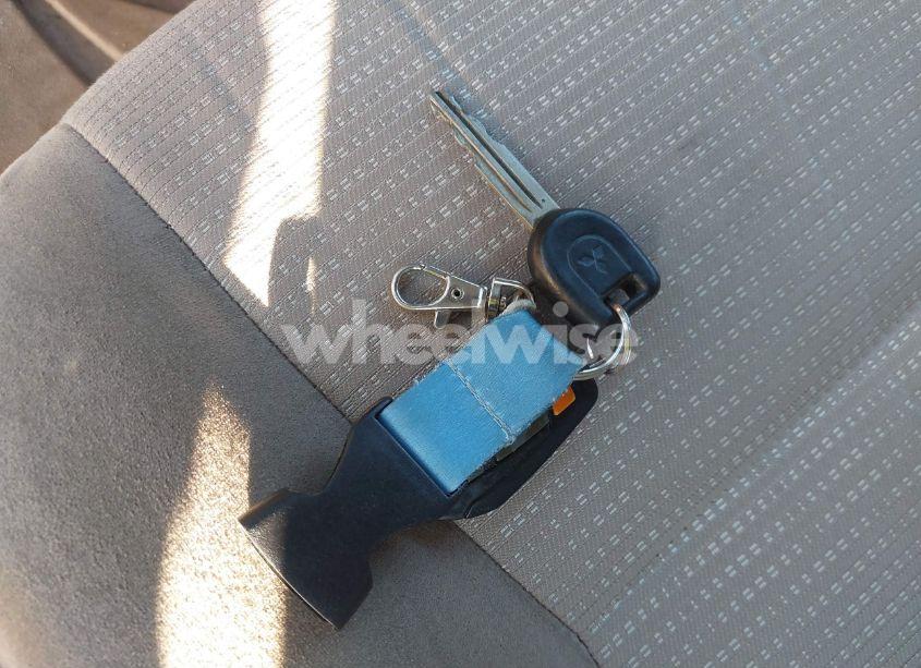 Photo 11 of 2002 Mitsubishi Montero SPORT XLS (VIN JA4LS31R82P003349)