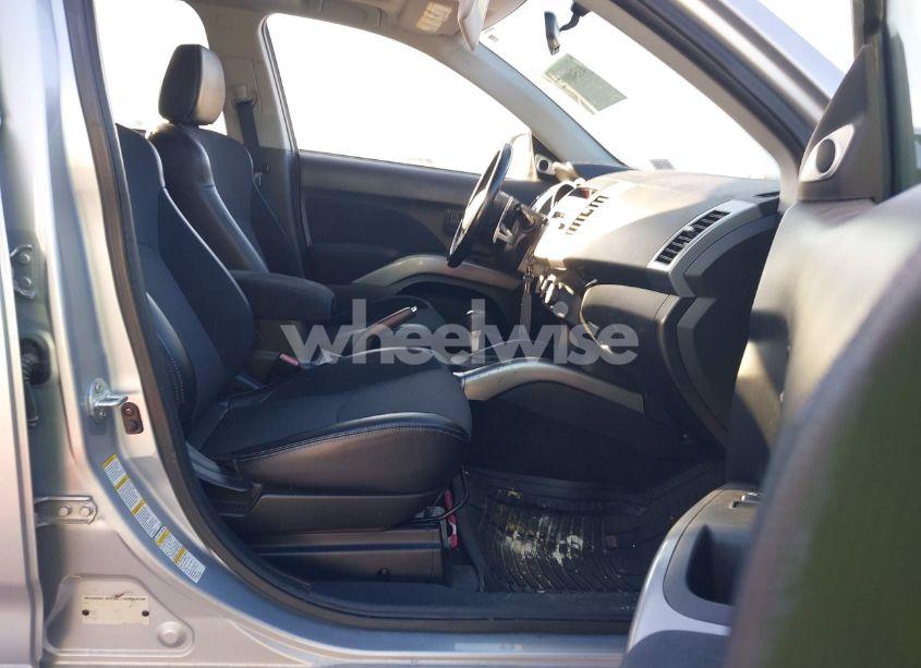 Photo 5 of 2008 Mitsubishi Outlander SE (VIN JA4LS31W38Z014536)